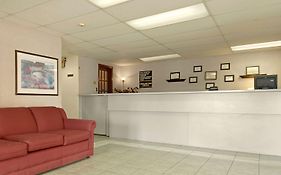 Super 8 By Wyndham Red Deer